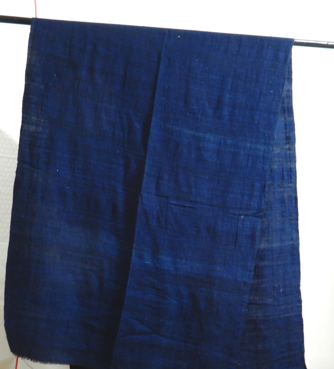 ＜銀の斧＞手織り木綿生地・横糸手紡ぎ糸・藍染・約2.7m・変わり織・タイ北部農家の女性の手仕事_画像1