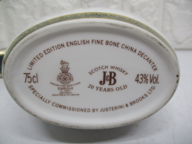 P47/古酒 未開栓 J&B 20年 ロイヤルダントン 陶器 750ml スコッチ ウイスキー 43％ 1.18㎏の画像3
