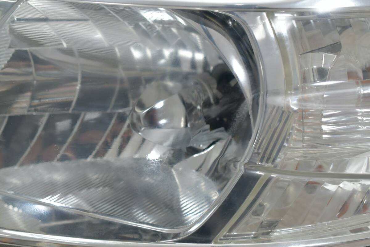 中古 C25セレナ前期型ヘッドライトユニット左右 ハイウェイスター純正HID ポジションは電球色LEDの画像4