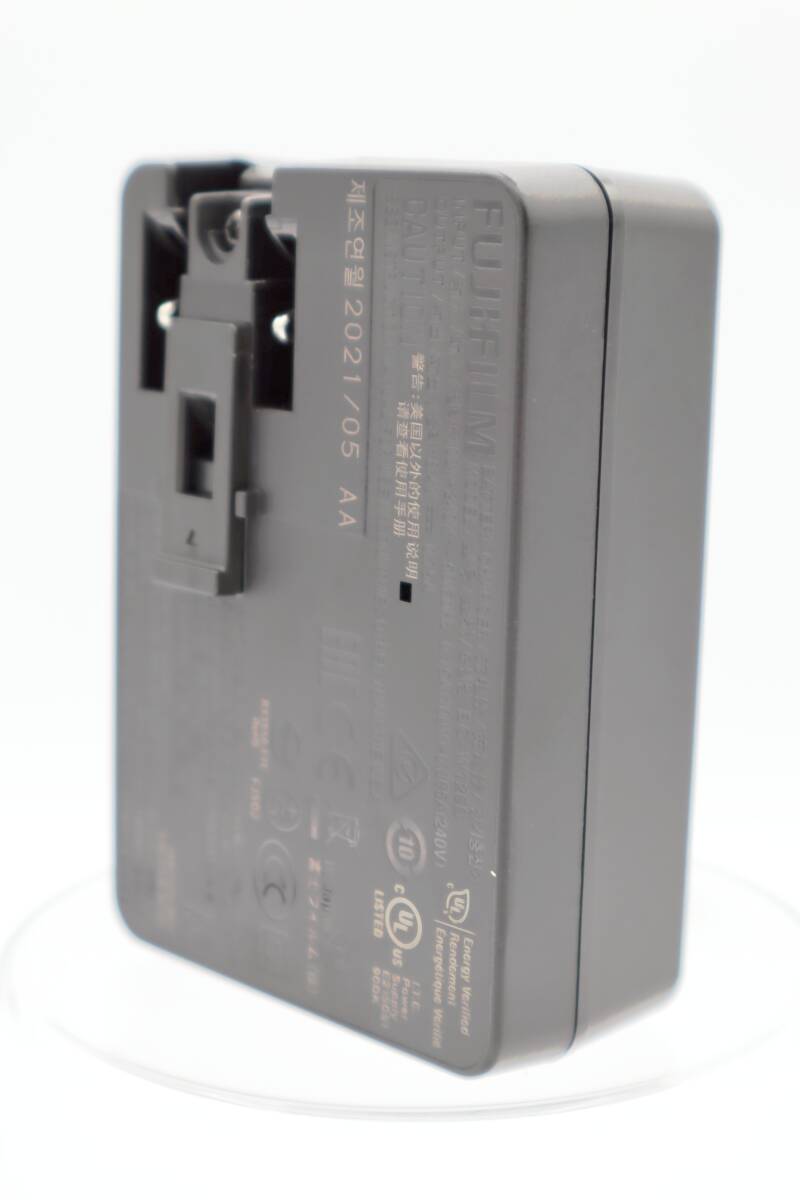 【1円～！ 極上品 & 動作確認済 ※コンセント部不足】FUJIFILM フジフィルム BC-W126S バッテリーチャージャーの画像4