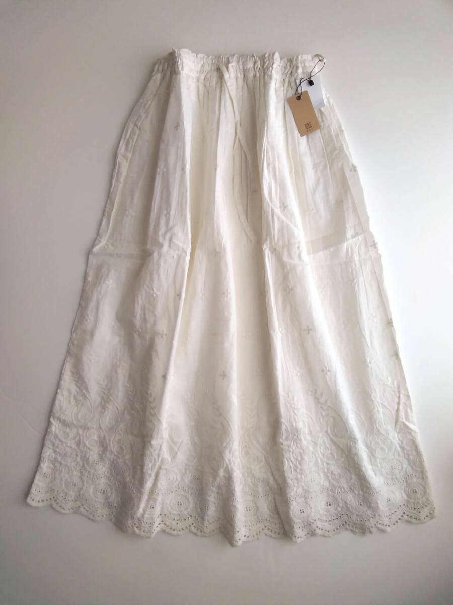 【新品】r.p.s コットン素材 春夏 裾レース刺繍フレアースカート オフホワイト 花柄 ナチュラル ギャザースカートの画像7
