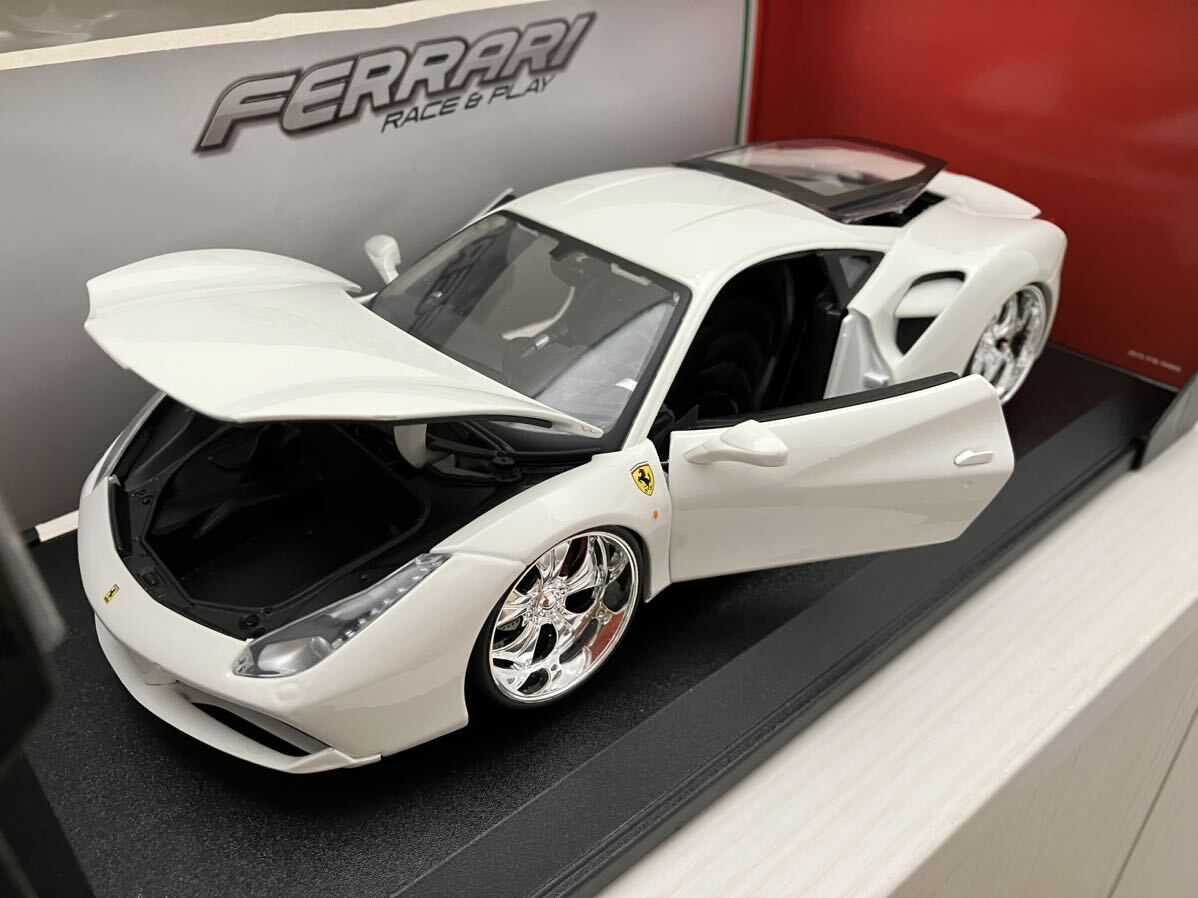 ブラーゴ フェラーリ 488 GTB 1/18の画像5