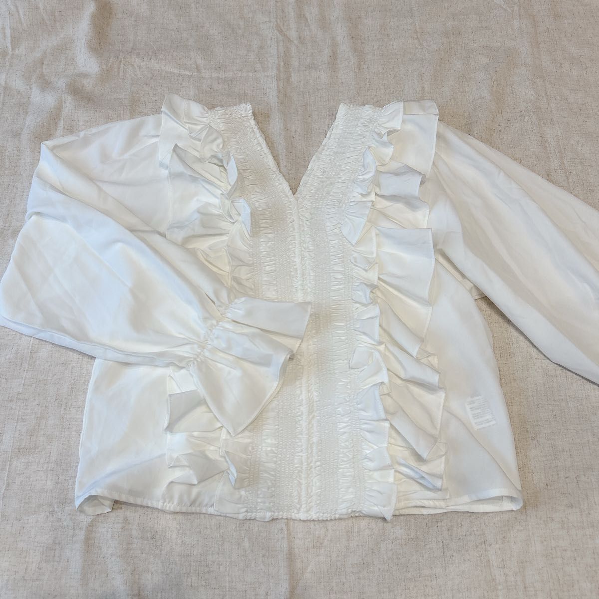 新品 ☆ coca フリルブラウス white L