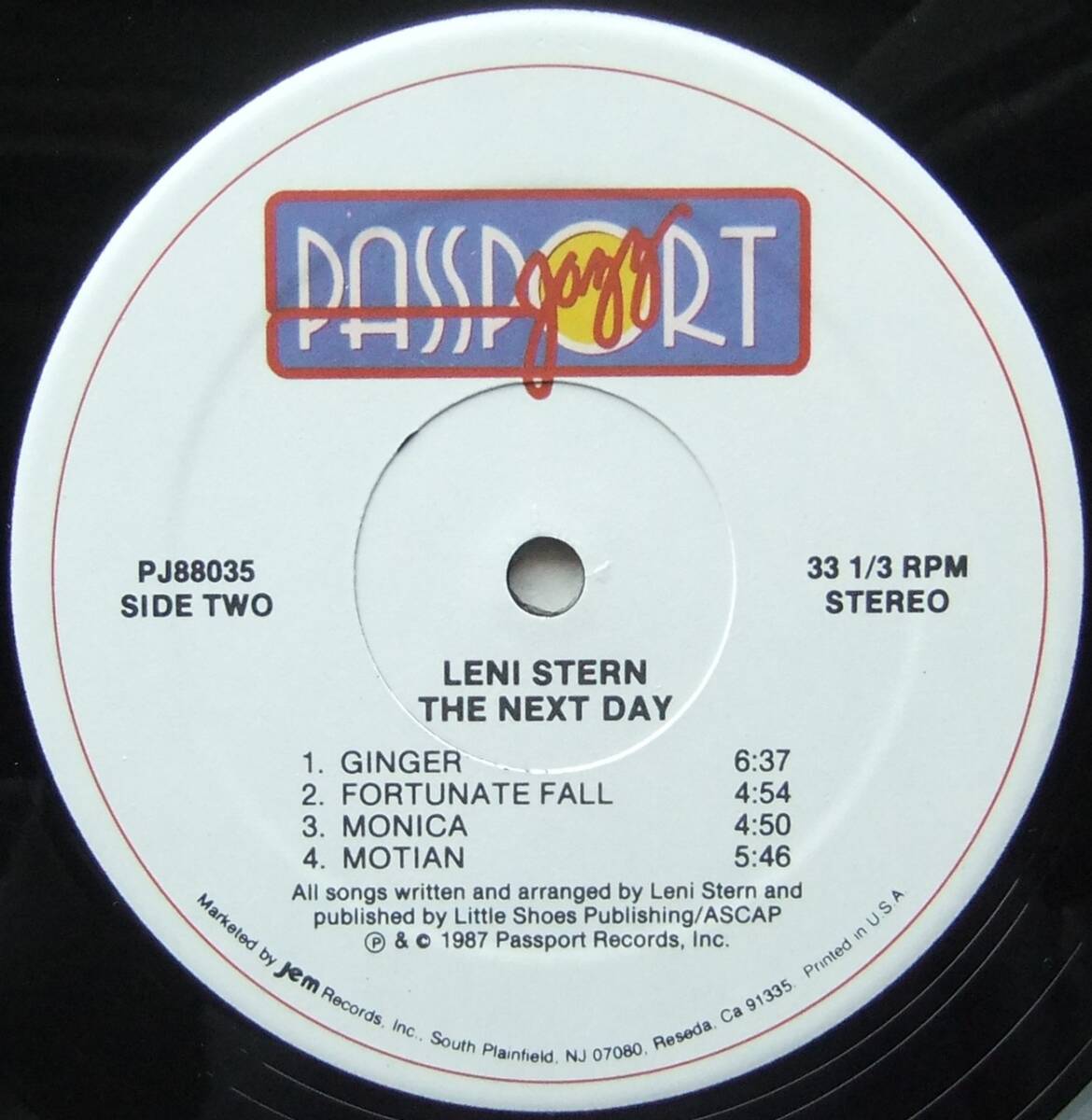 ◆ LENI STERN / The Next Day ◆ Passport Jazz PJ 88035 ◆ V_画像4