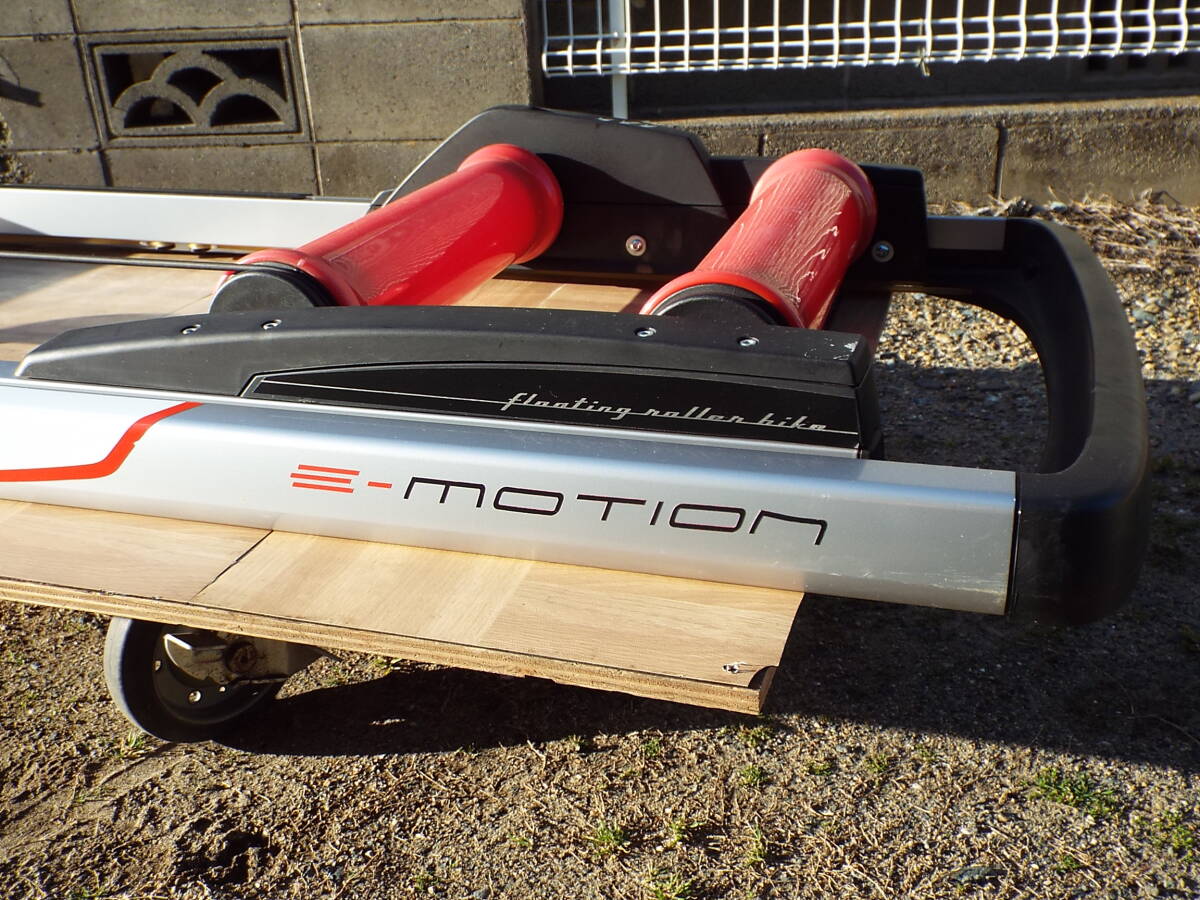 エリート ELITE E-MOTION 3本ローラー サイクルトレーナー ローラー台 トレーニングマット ロードバイク 自転車 フローティング機構の画像4