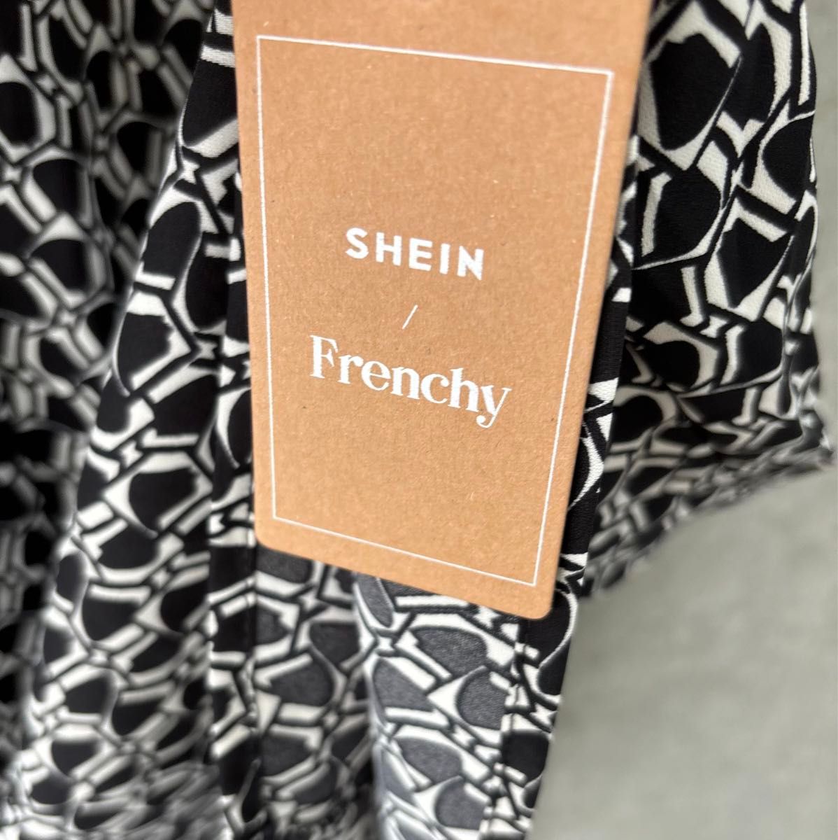 【新品】SHEIN プリント キャミドレス　ワンピース　XS
