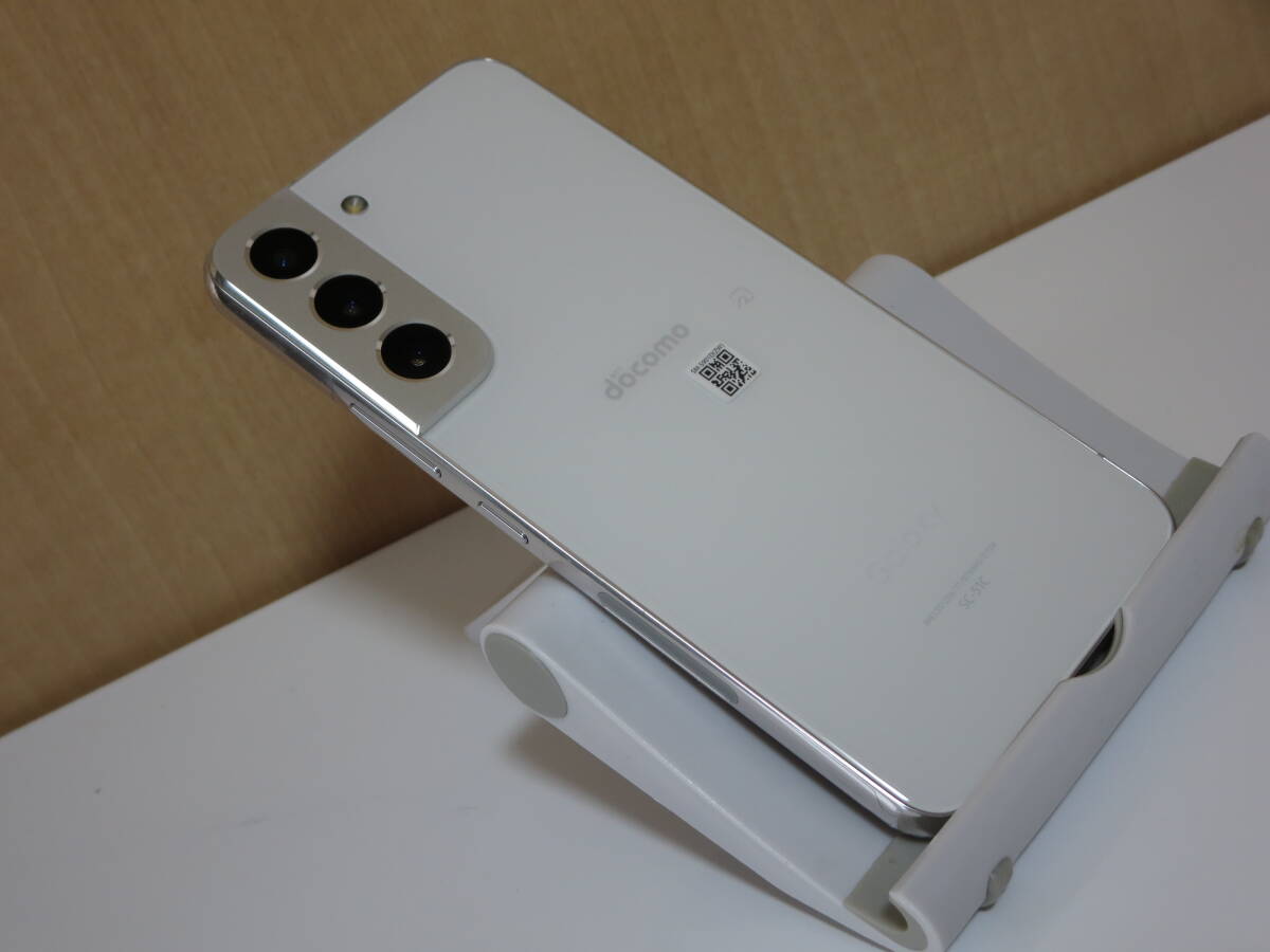 リフレッシュ未使用機】 docomo GALAXY S22 SC-51C ファントムホワイト　フィルムケース付き_画像3