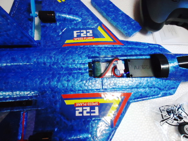 ジェット F22 ラプター ２ｃｈ ラジコン 飛行機 バッテーリー1本付 プロペラプッシャー機 RC 電動ラジコン 飛行機 アメリカ空軍の画像2