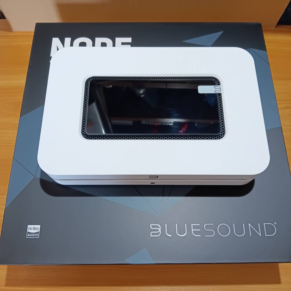 美品 BlueSound Node N130 HDMI 白 _画像1