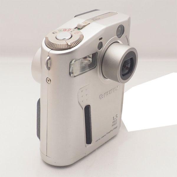 FUJIFILM FINEPIX 1700Z 本体のみ シルバー 動作品 デジカメ フジ 富士フィルム ファインピックス 管17031の画像2