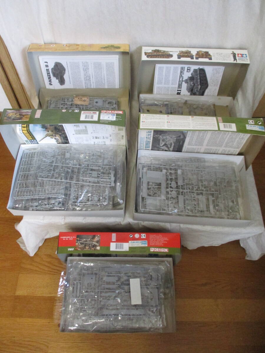  here. collector discharge goods Dragon, Tamiya other 1/35 [fmeru][ Tiger Ⅰ][ Blum Bear ] other not yet constructed 5 both all together .***