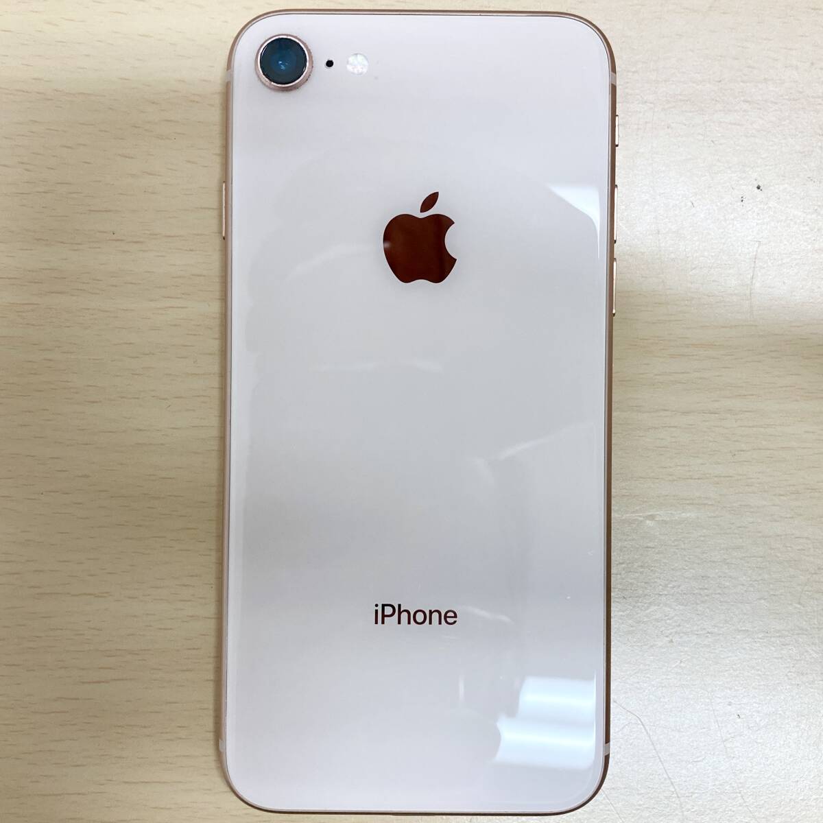 【画面割れ】Apple iPhone8 64GB SIMロック解除済 MQ7A2J/A softbank アップル アイフォーン ソフトバンク スマホ 携帯電話 部品取り 中古 の画像4