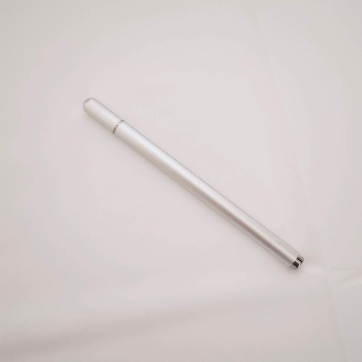 シルバー　高感度 スタイラスペン タッチペン iPhone iPad スマホ タブレット 充電不要
