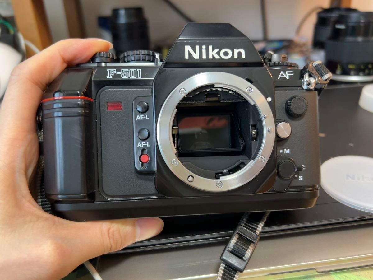 ニコン NIKON ボディ フィルムカメラ　f501 動作確認済み 放湿保管　ボディキャップ付き 