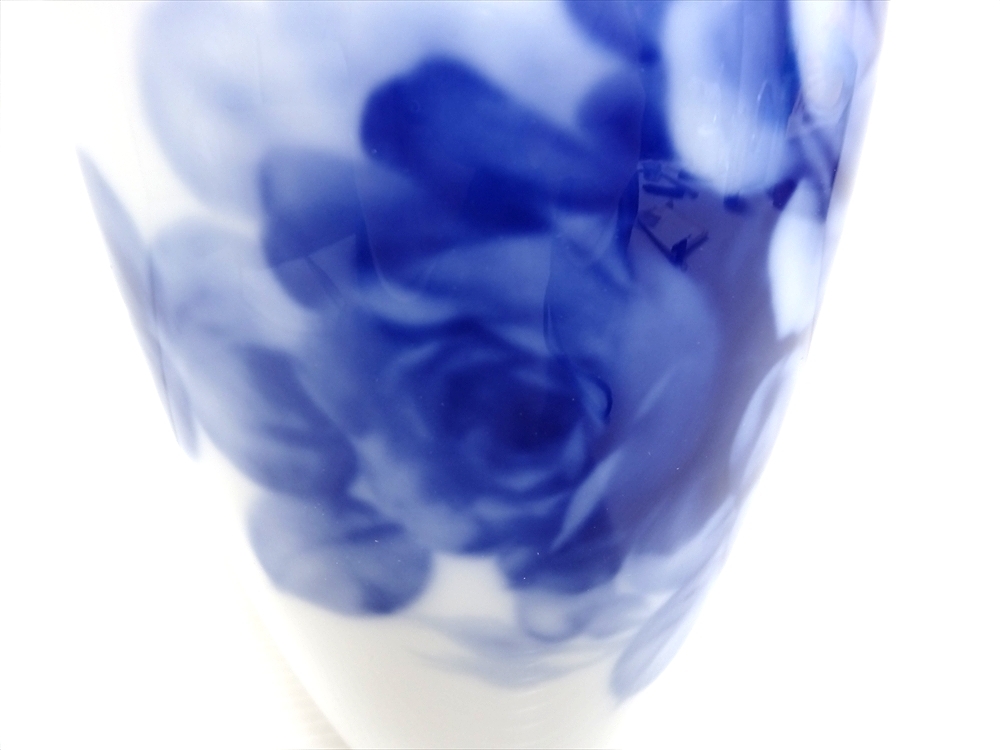 大倉陶園 ブルーローズ 花瓶　高さ22.8cm 桐箱入り未使用品　花器 フラワーベース_画像4