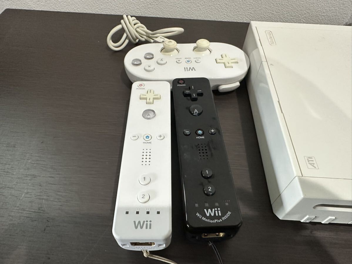 Wii 任天堂 Nintendo ニンテンドー 本体 通電確認済み 動作未確認 リモコン コントローラー RVL-001 欠品あり ゴム劣化 テープ補修_画像2