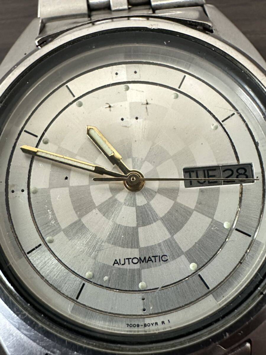 SEIKO セイコー セイコー5 デイデイト 自動巻き メンズ 腕時計 稼働 可動 7009-3180 AUTOMATIC 文字盤パーツ取れ ロゴなしの画像2
