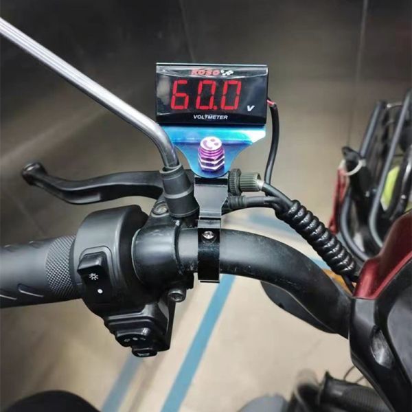DC12V 薄型 デジタル電圧計 防水 防塵 ボルトメーター バッテリー電圧 測定 ディスプレイ 自動車 バイク オートバイ ホルダー スタンド 付の画像8