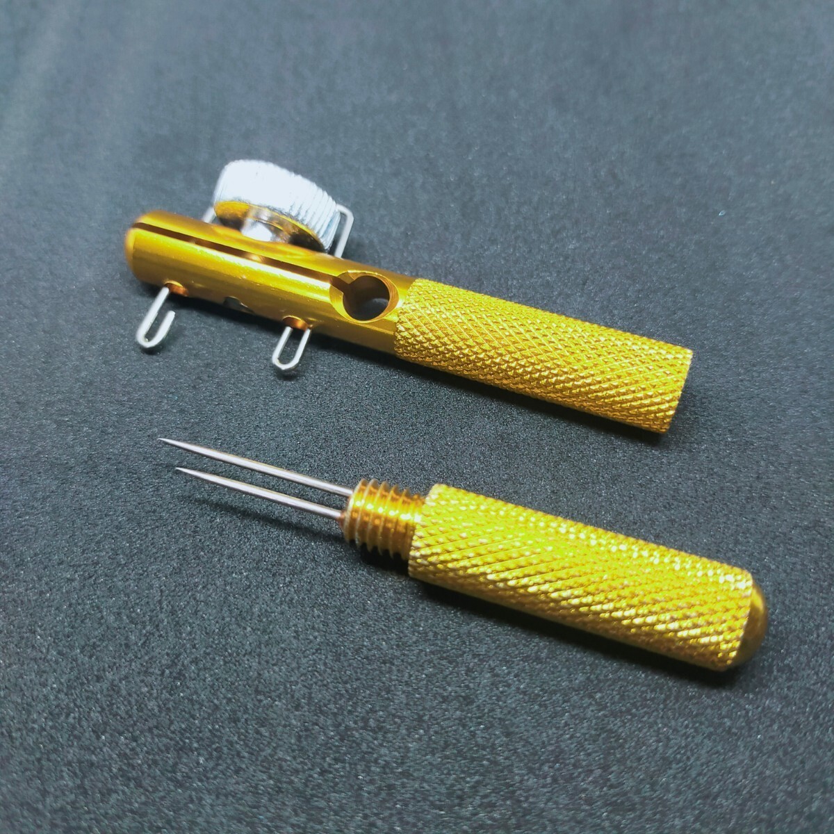 ☆新品送料込☆手動式針結び器　釣針とハリスを簡単に結束するツール　ワームにエサ用の針を使いたい方にも好評です