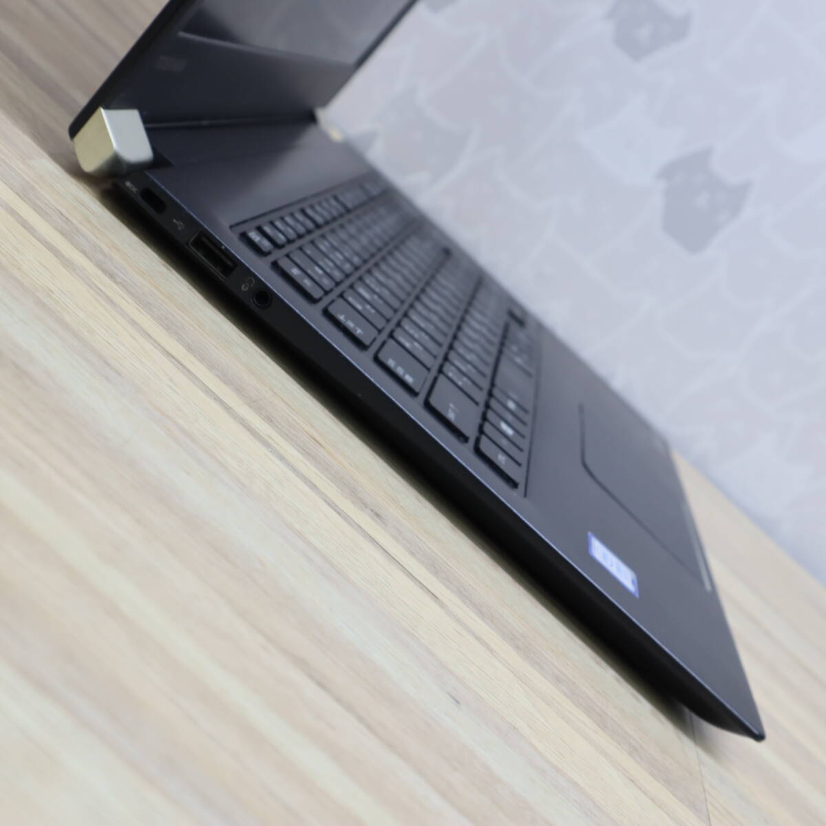 ★中古PC 高性能7世代i5！M.2 SSD256GB メモリ8GB★U63/H Core i5-7300U Win11 MS Office2019 Home&Business 中古品 ノートPC★P69122の画像6