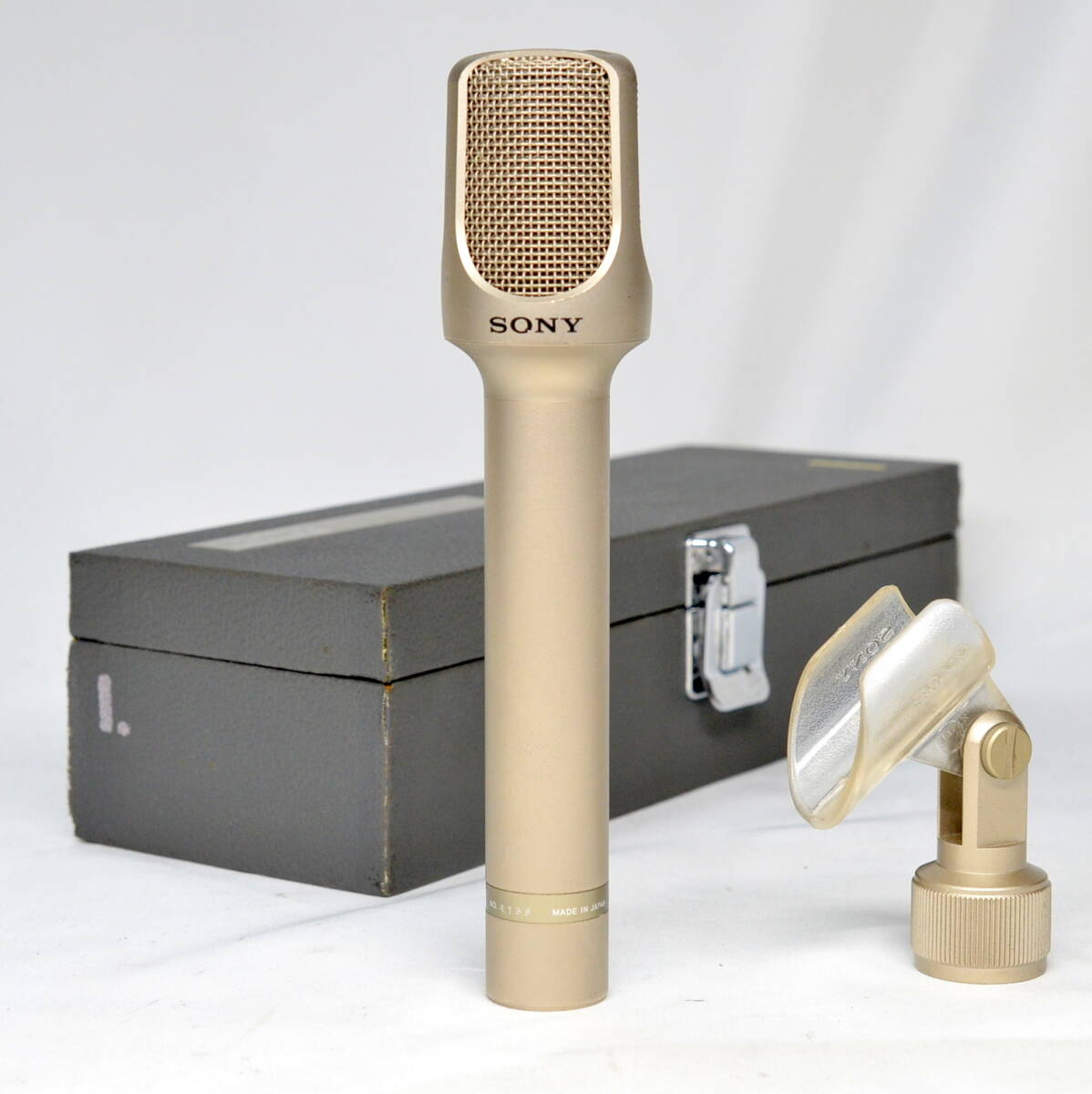 Yahoo!オークション - 【A】Sony F-660 その1 1970年代 Yahoo!オークション - 【A】Sony F-660 その1 1970年代