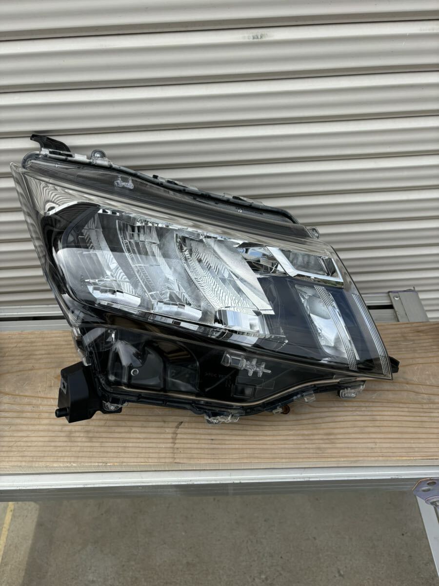 トヨタ ルーミー M900A 右 ヘッドライトユニット LED 極上品 R5 4登録車_画像1