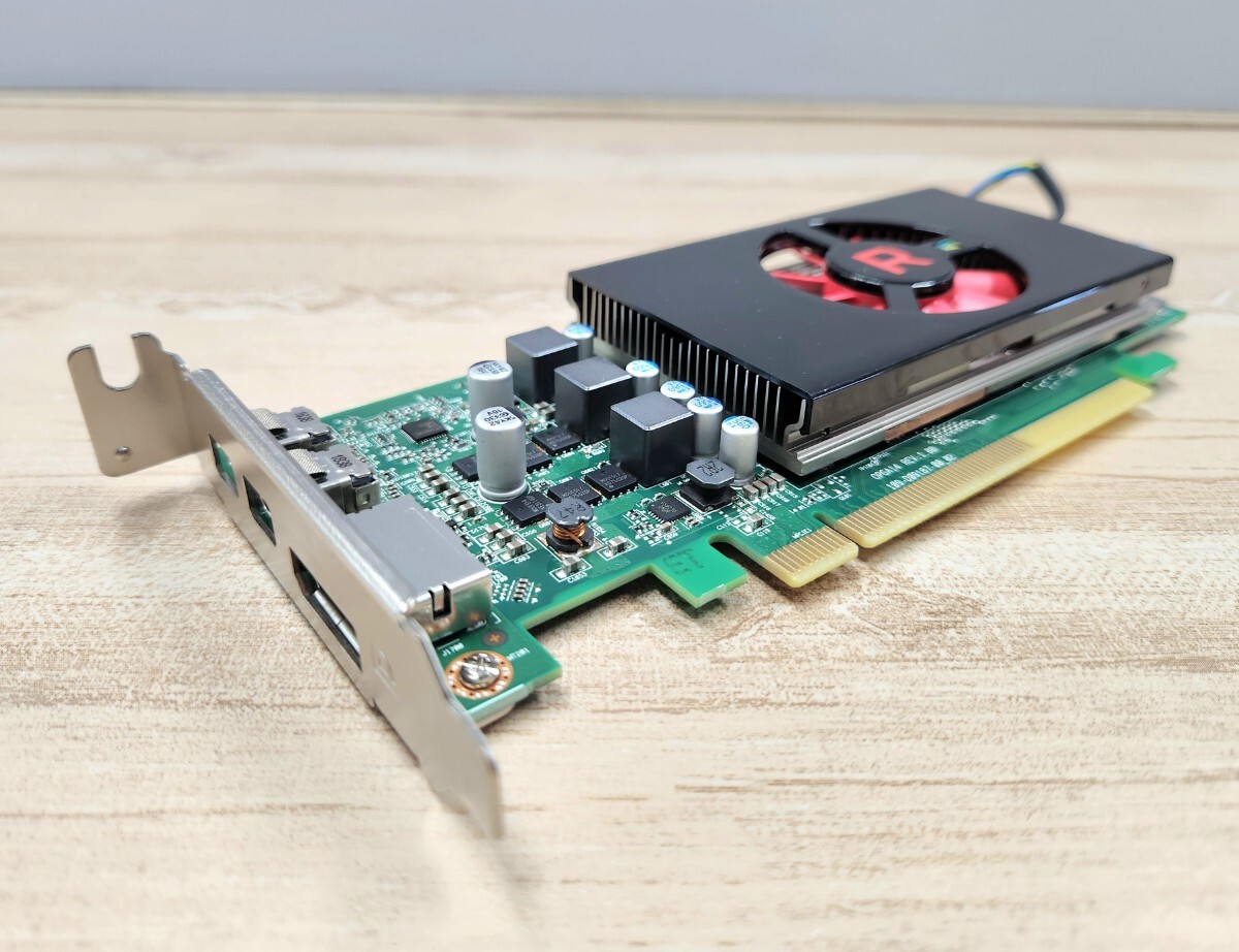 【送料無料】AMD グラフィックボード Radeon RX 550 4GB GDDR5 中古品 ジャンク品の画像1