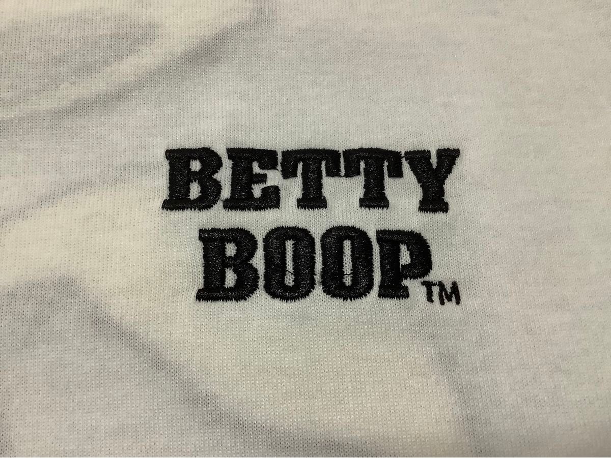 新品　ベティ　サガラ　うさぎ　干支　Tシャツ　半袖　刺繍　かわい　白　Lサイズ