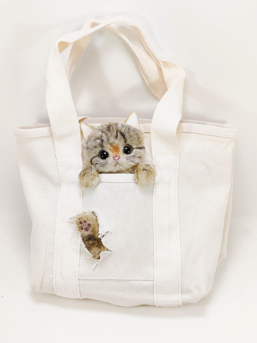 -nyamu- キジトラ猫のいたずらトートバッグ トートバッグ バッグ かばん ファッション レッスンバッグ の画像1