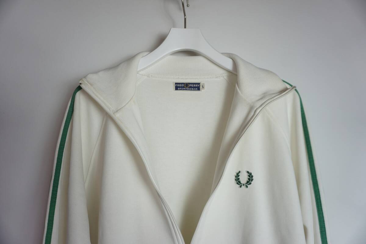 正規 FRED PERRY フレッドペリー TWIN TAPE TRACK JACKET 刺繍 トラック ジャケット ブルゾン ジャージ J5327 白 L 本物 108O_画像4