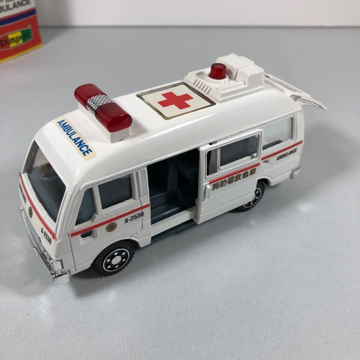 レトロ Diapet S-6 ニッサン キャラバン 救急車 ダイヤペット ミニカー 1/35 当時物 NISSAN Caravan AMBULANCE SONIC MOBILEの画像9