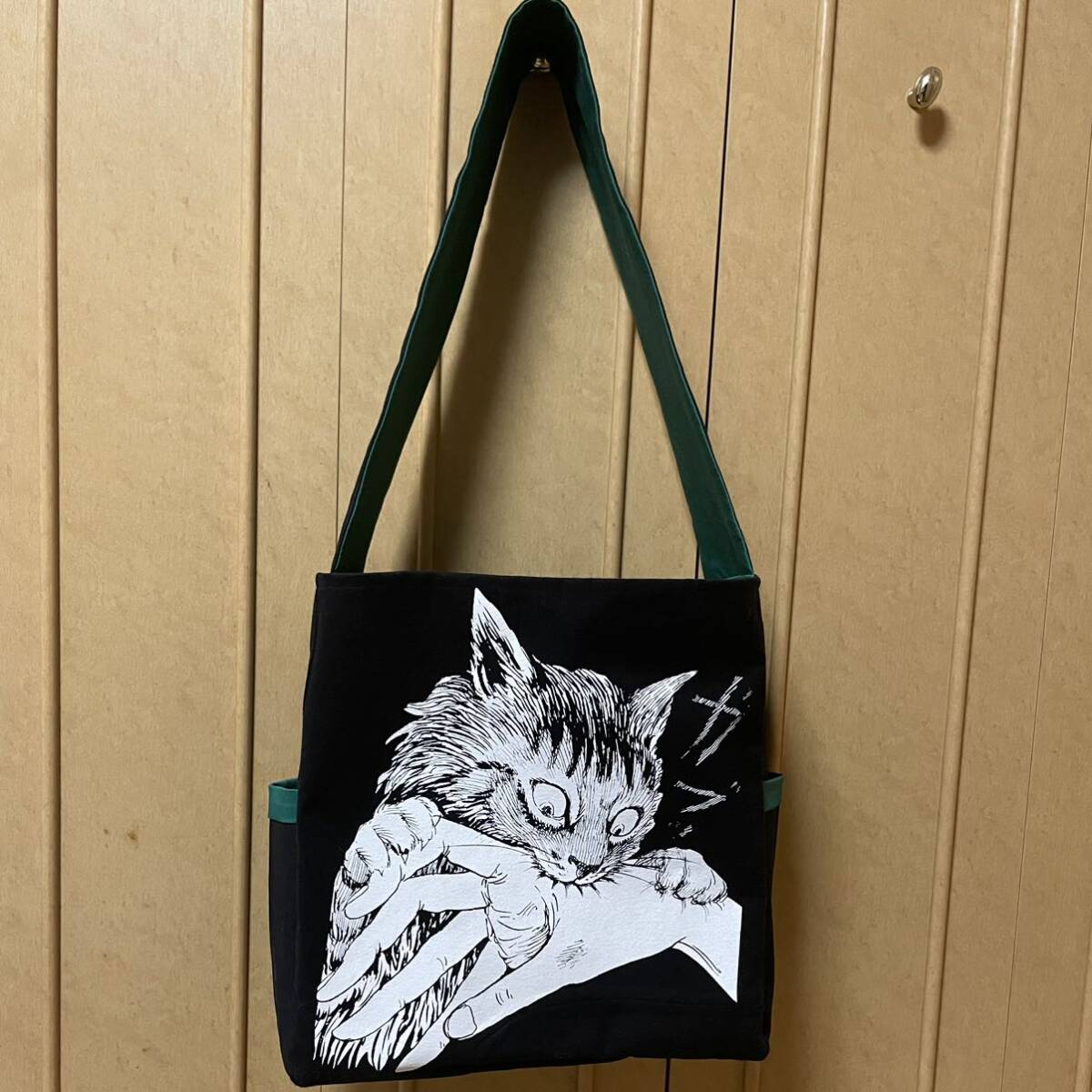  T-shirt remake shoulder bag . wistaria . two cat diary hand made cat ..&.-.... cat bag with pocket tote bag shoulder .. diagonal ..