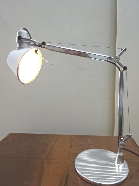 ③③Artemide アルテミデ TOLOMEO Microトロメオマイクロ スタンドライト 照明 USED品の画像1