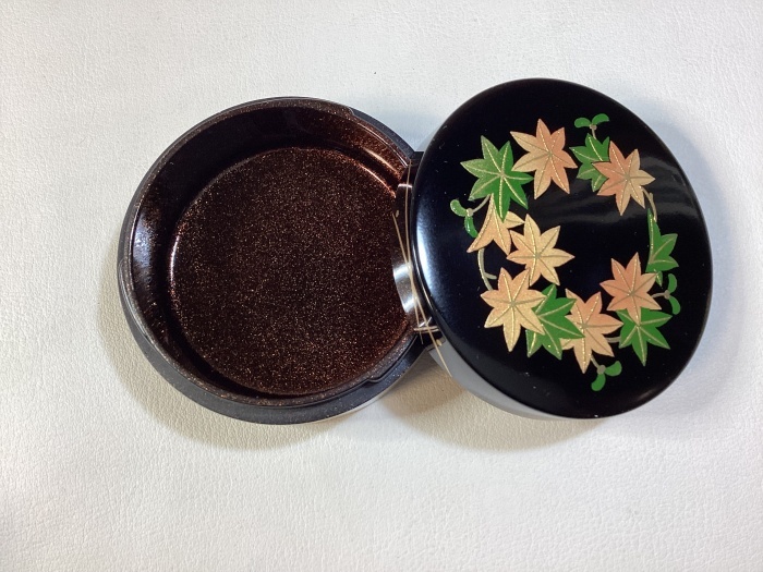 [ Sato .] incense case season. incense case . leaf 