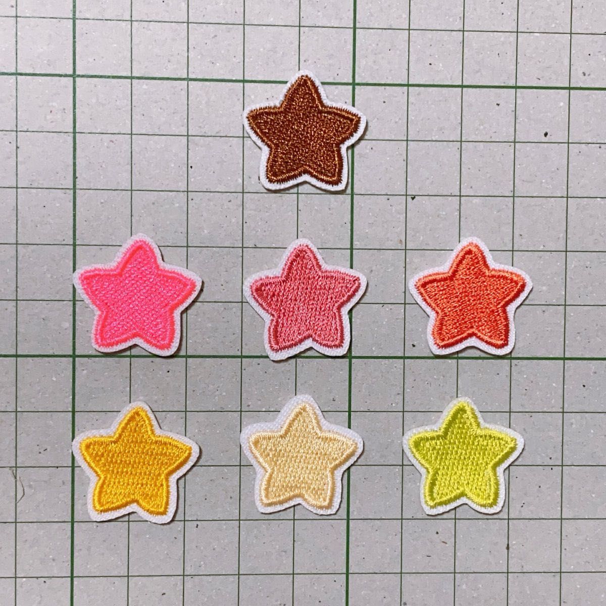 アップリケ　ワッペン　星　スター　ミニワッペン　刺繍　アイロン　手芸用品 刺繍ワッペン アイロンワッペン