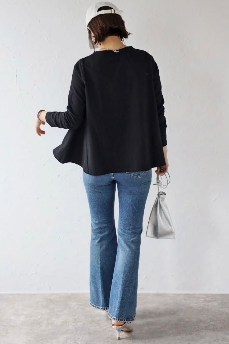 新品未使用タグ付きボンジュールサガンBonjour sagan裾フレアロンTシャツ黒ブラック長袖綿100%体型カバーシルエット