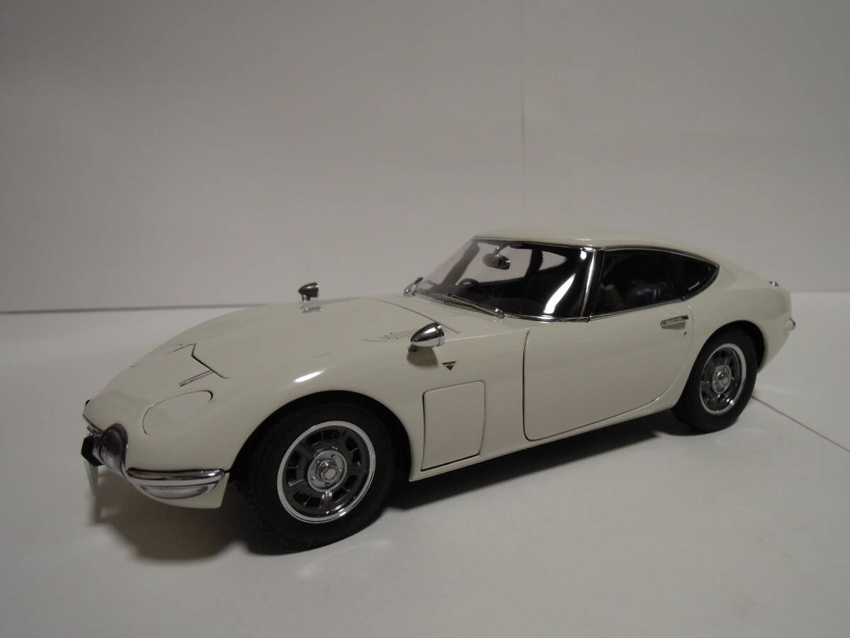 オートアート 1/18 トヨタ ２０００GT ( ホワイト )の画像1