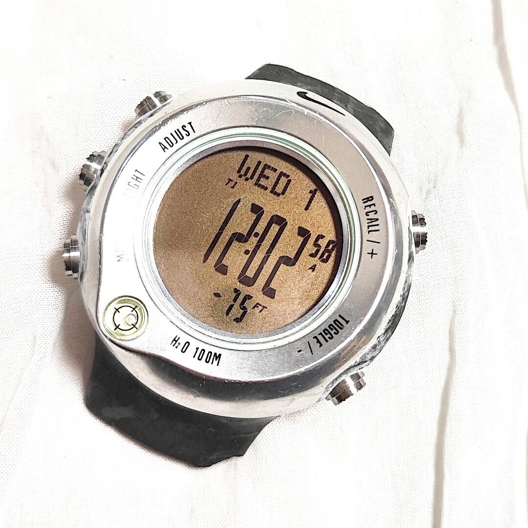 動作品 NIKE ナイキ デジタルスポーツウォッチ クォーツ メンズ腕時計 稼働品 T590の画像1