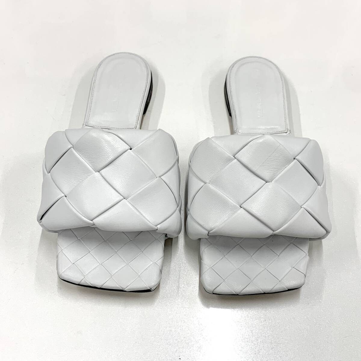 関税込★VIP価格【BOTTEGA VENETA】リド フラットサンダル 7971 ボッテガヴェネタ リド レザー イントレチャート フラット