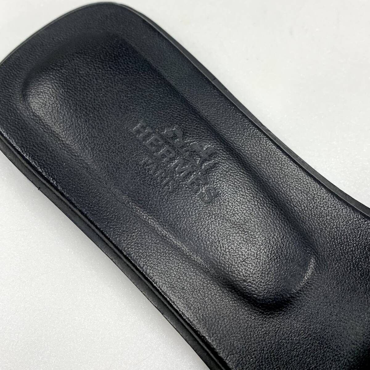 9038 エルメス オラン レザー スタッズ サンダル ブラック 9038 エルメス オラン レザー スタッズ サンダル ブラック