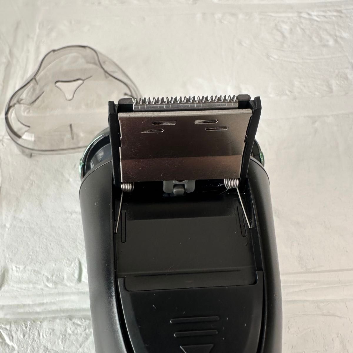 髭剃り 電気シェーバー USB急速充電 回転式 電動シェーバー 深剃り 電動 低騒音 シェーバー 防水 水洗い可能