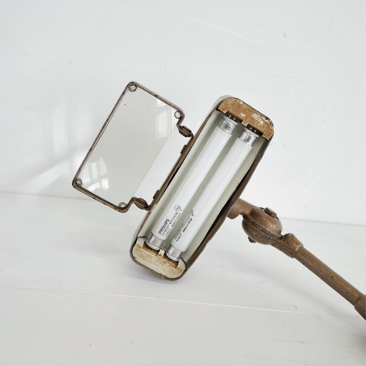 1940's アメリカ ヴィンテージ ルーペ付きデスクランプ / インダストリアル 照明 角度調整可 アジャスタブル 手元灯 作業用 #502-036-785_画像6