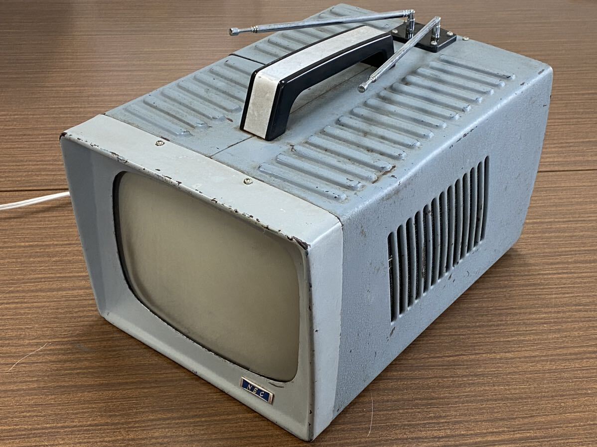 昭和レトロ NEC真空管ポータブルテレビ8P-692 ジャンク品の画像3