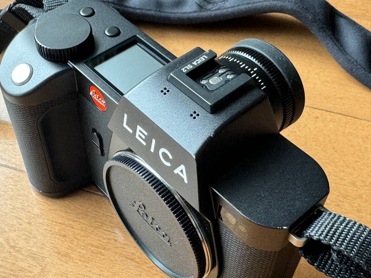 【ゴールデンウィークセール！】LEICA SL2 元箱、BP-SCL4バッテリーx2個、充電器、ストラップ付きの画像4