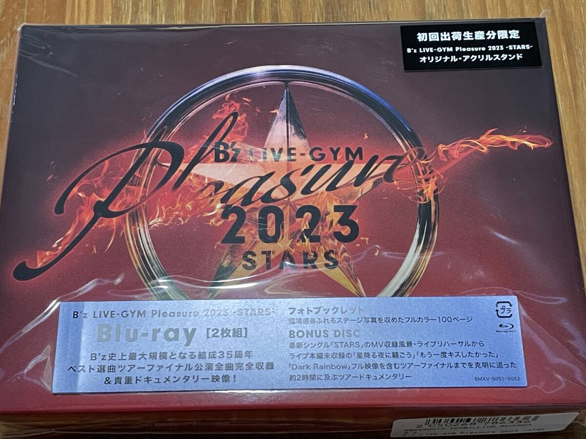 B'z LIVE-GYM Pleasure 2023 -STARS- ２Blu-ray＋フォトブック＋初回分アクリルスタンドの画像2