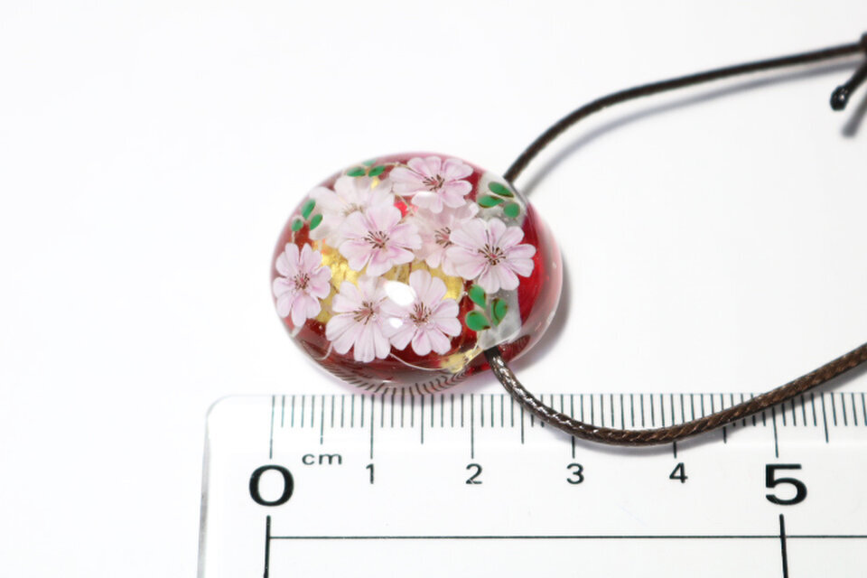 桜のとんぼ玉ガラスペンダント金箔入り 2の画像3