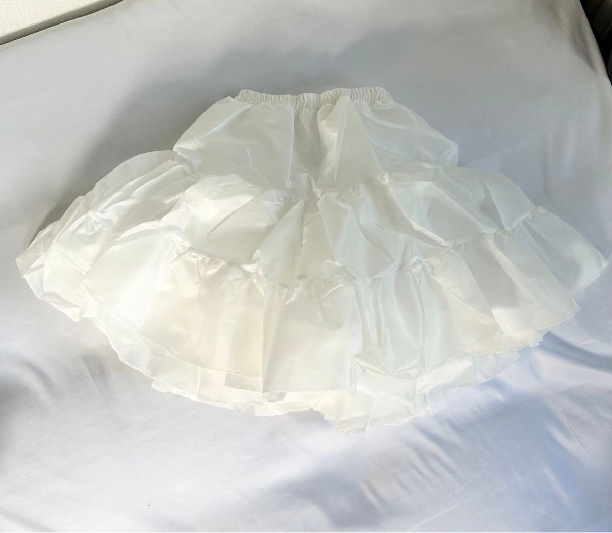 大人気　パニエ　ホワイト　ボリューム　ロリータ　フリル　スカート　衣装　コスプレ