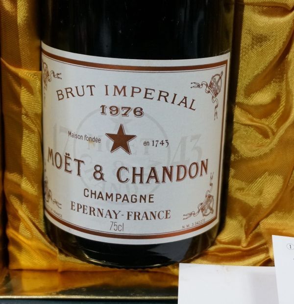 【古酒】Champagne “Vintage” Mot & Chandon 1976 / シャンパーニュ ヴィンテージ モエ エ シャンドン Mot BRUT IMPERIAL 1976の画像2