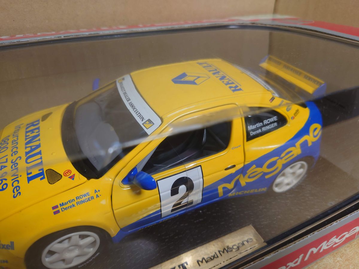 1/18 ルノーメガーヌ RENAULT Maxi Megane #2 イエロー×ブルー ANSON製ミニカー