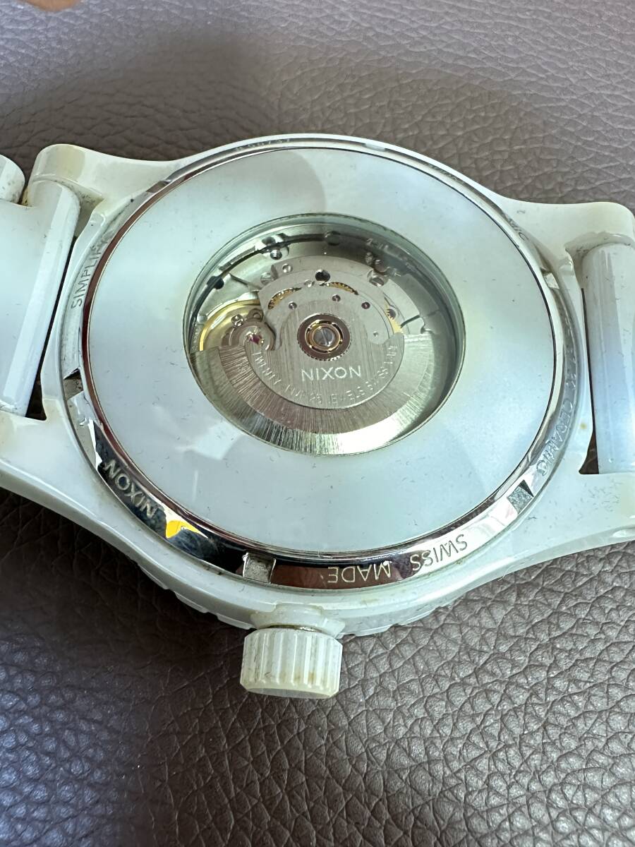 【中古】ニクソン NIXON 腕時計 CERAMIC 51-30: ALL WHITE NA147126-00 オールホワイト 自動巻き 裏スケ AT セラミックの画像6